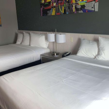 Baymont By Wyndham Madison Hotel Екстериор снимка